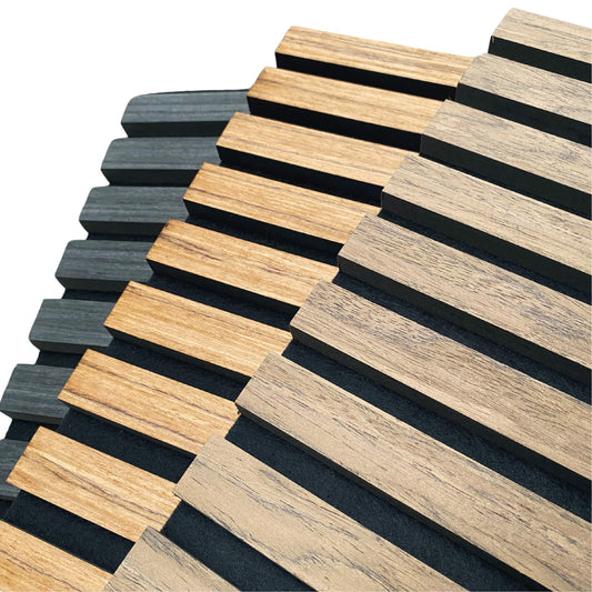 Exklusive Akustikpaneele aus Holz in Eiche, Schwarzer Eiche und Walnuss – perfekt für moderne Wandgestaltung mit exzellenter Schallabsorption. Die edlen akustikpaneele holz und akustik wandpaneele schaffen eine angenehme Akustik in Wohnzimmern, Büros und Studios. Unsere individuell gefertigten holz akustik paneele und akustik wandpaneel vereinen hochwertiges Design mit maximaler Funktionalität. Ideal für stilvolle Raumlösungen, die Ästhetik und Komfort verbinden.